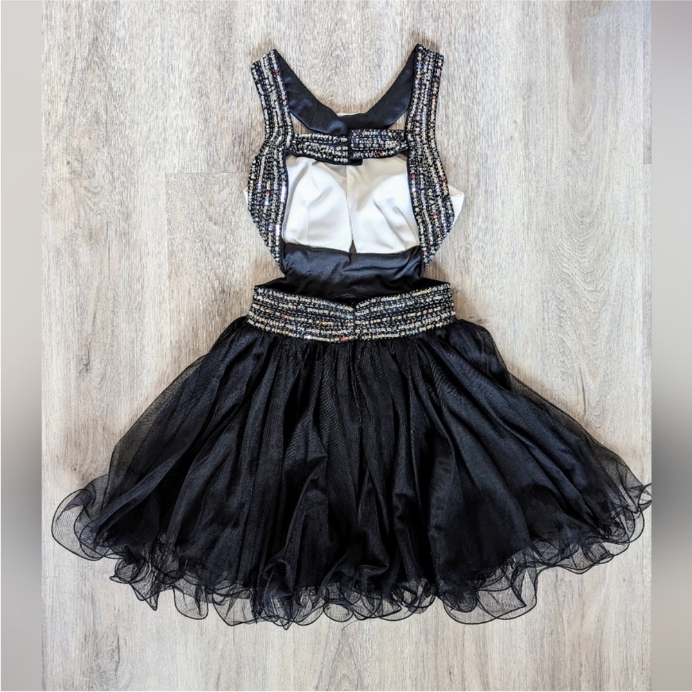 Fancy unique black & white tulle halter mini dress. By Blondie. Size 1 - Picture 7 of 9